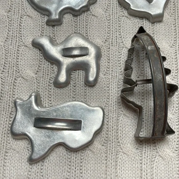 11 VTG cookie cutters. Tin. Holiday, everyday and playing cards. - Picture 4 of 8